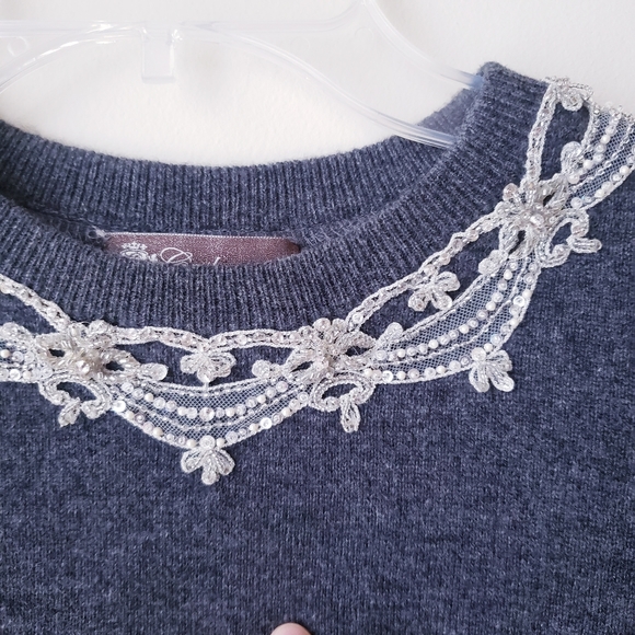 Cashmere Boutique Gray Crewneck Sweater - Picture 4 of 13